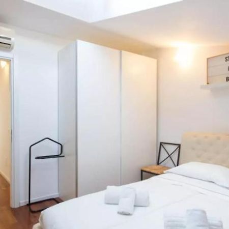 Vintage Apartment In Corvetto Area Milan Bagian luar foto
