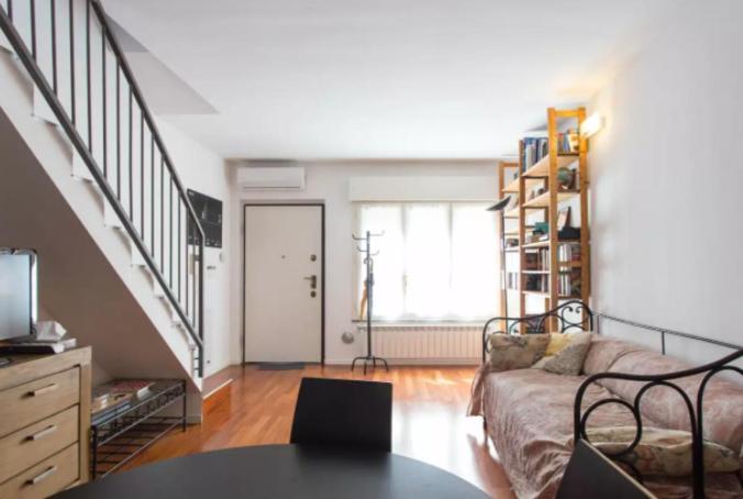 Vintage Apartment In Corvetto Area Milan Bagian luar foto