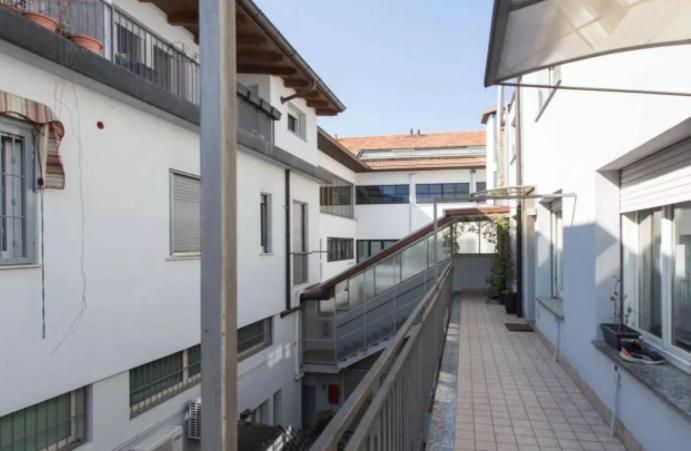 Vintage Apartment In Corvetto Area Milan Bagian luar foto
